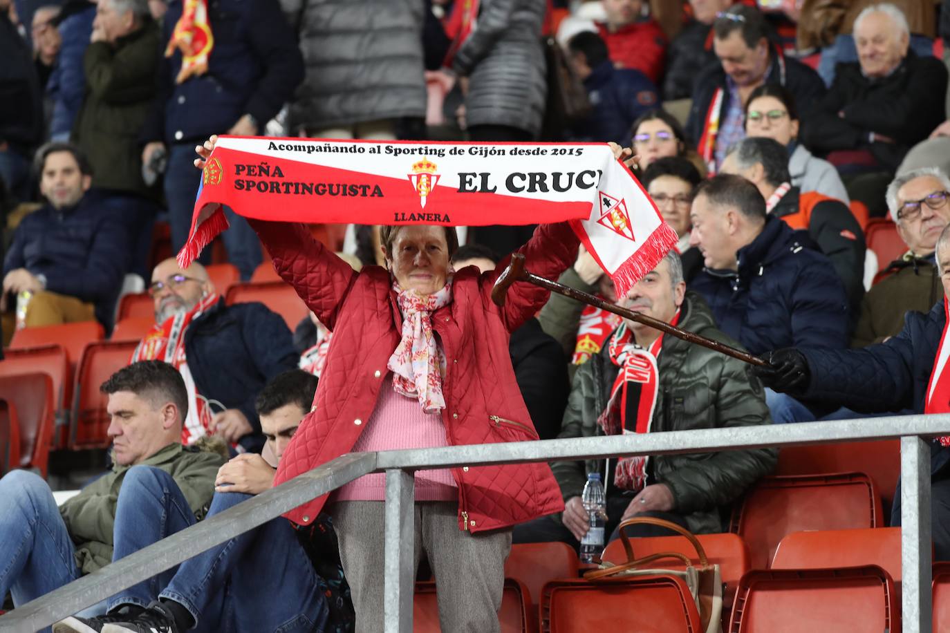 Fotos: ¿Estuviste en el Sporting - Levante? ¡Búscate en las fotos!