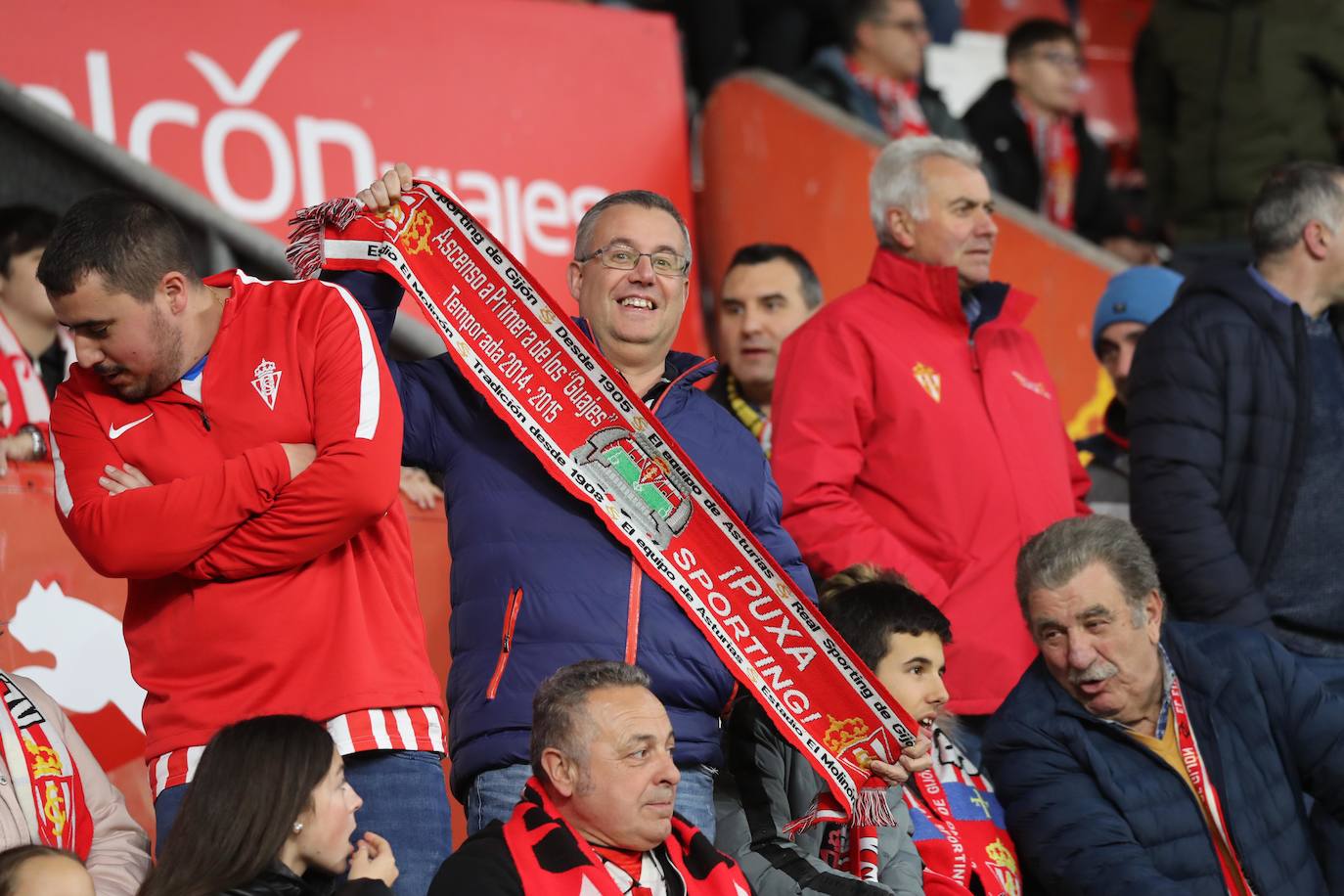 Fotos: ¿Estuviste en el Sporting - Levante? ¡Búscate en las fotos!