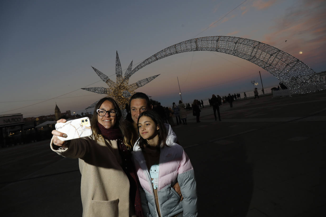 Fotos: Gijón disfruta del último día de las luces navideñas