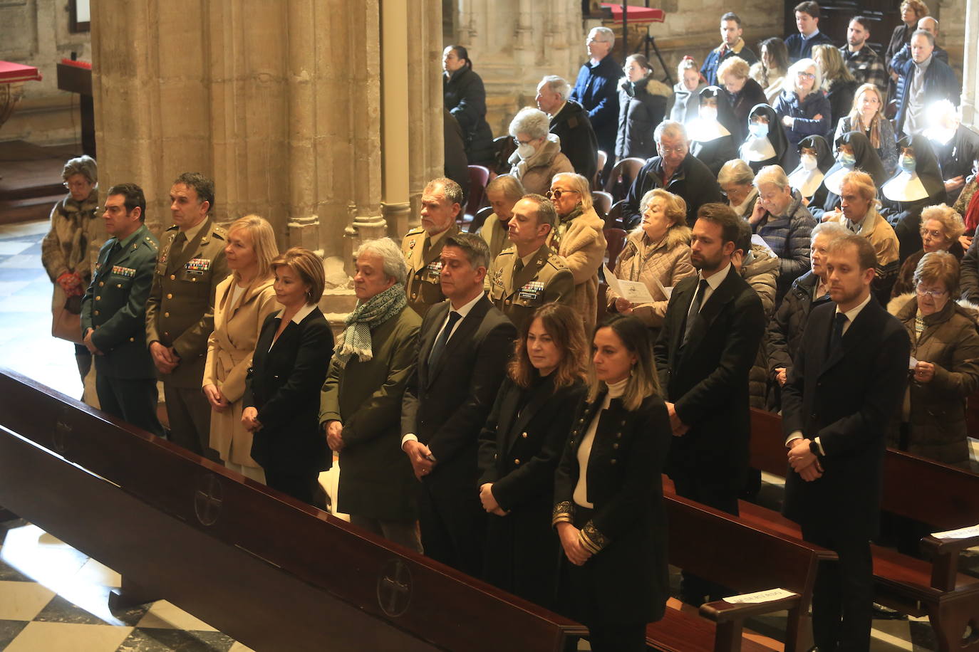 Fotos: Asturias se despide de Benedicto XVI con un multitudinario funeral en la Catedral de Oviedo