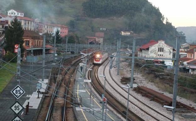 Asturias negocia con Transportes una solución para Lena-Oviedo: «No cortar el tramo es sagrado»