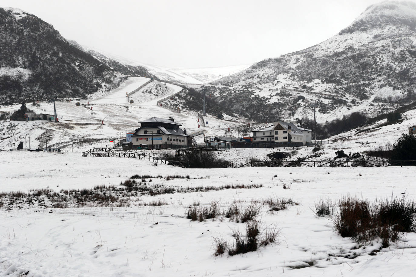 Fotos: Pajares se vuelve a teñir de blanco