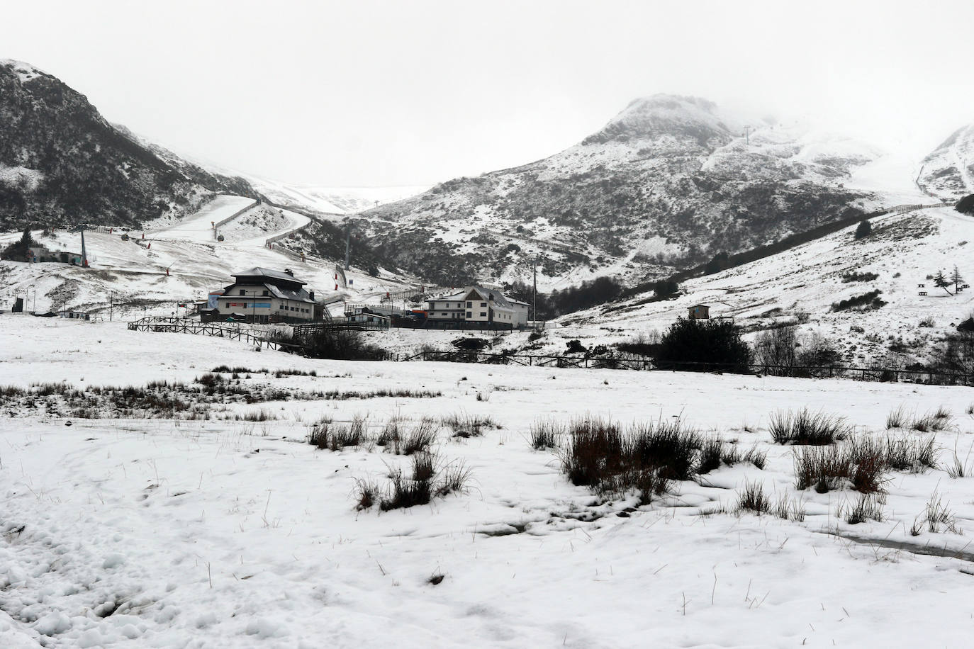 Fotos: Pajares se vuelve a teñir de blanco