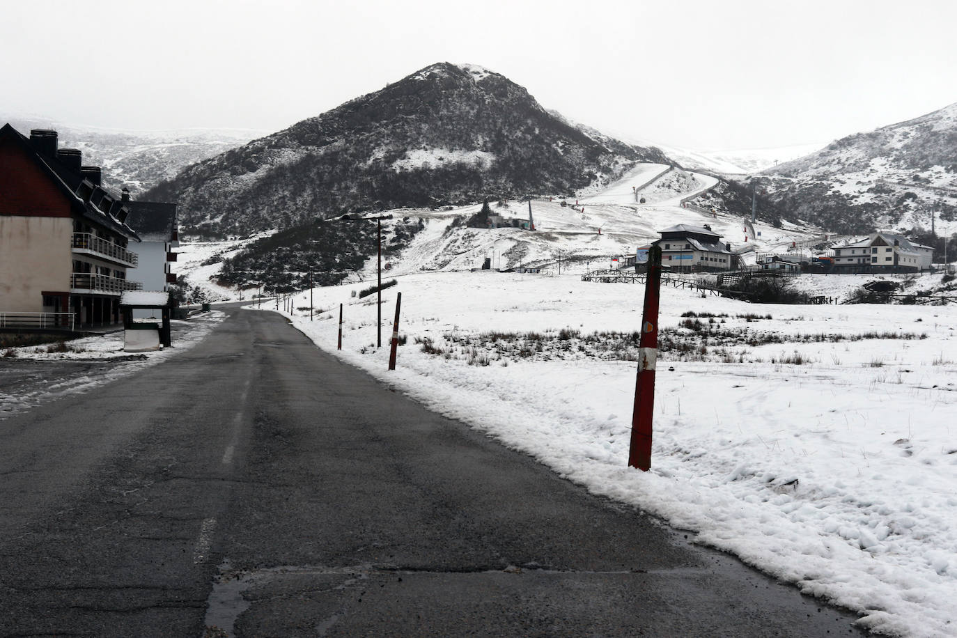 Fotos: Pajares se vuelve a teñir de blanco