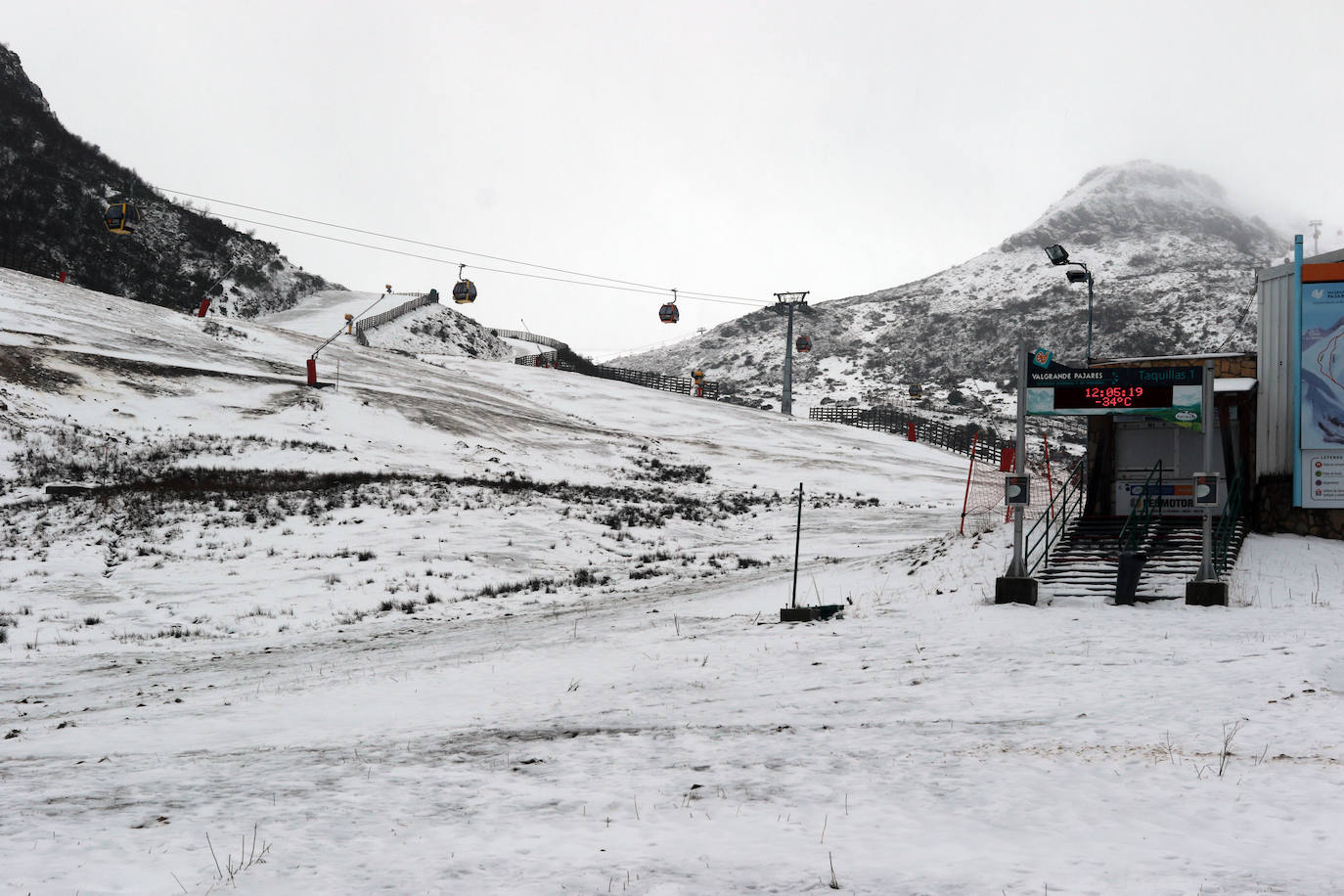 Fotos: Pajares se vuelve a teñir de blanco