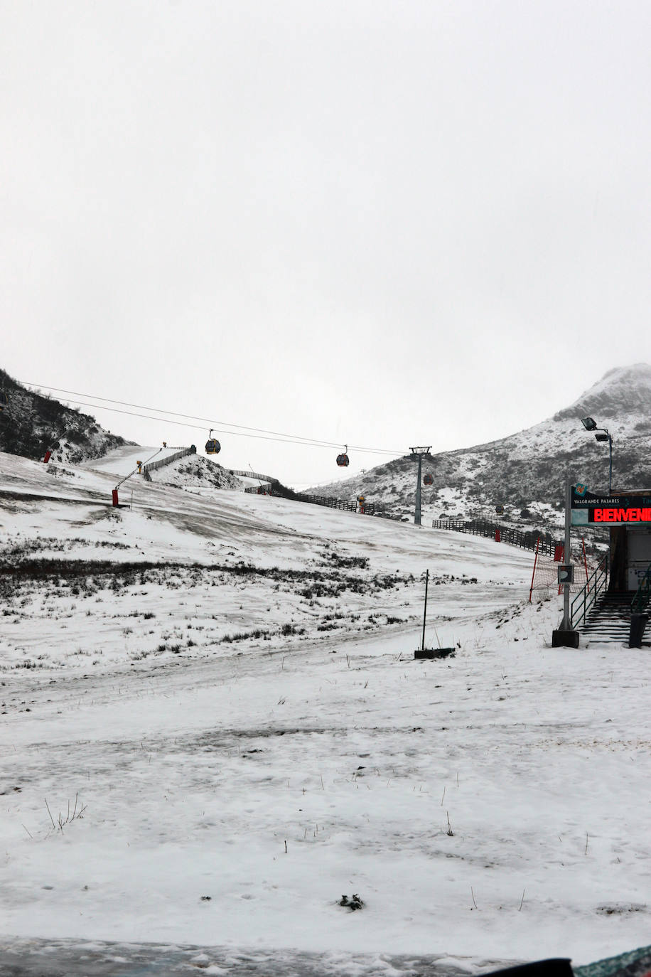 Fotos: Pajares se vuelve a teñir de blanco