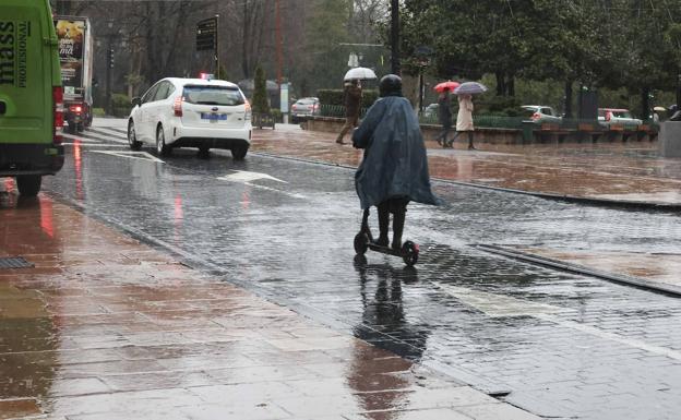 Galería. Fuertes lluvias en Oviedo por el temporal.