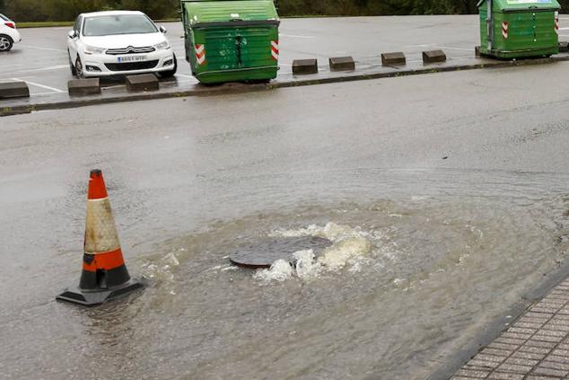 Fotos: Consecuencias del temporal en Gijón: inundaciones, calles cortadas y varios desperfectos