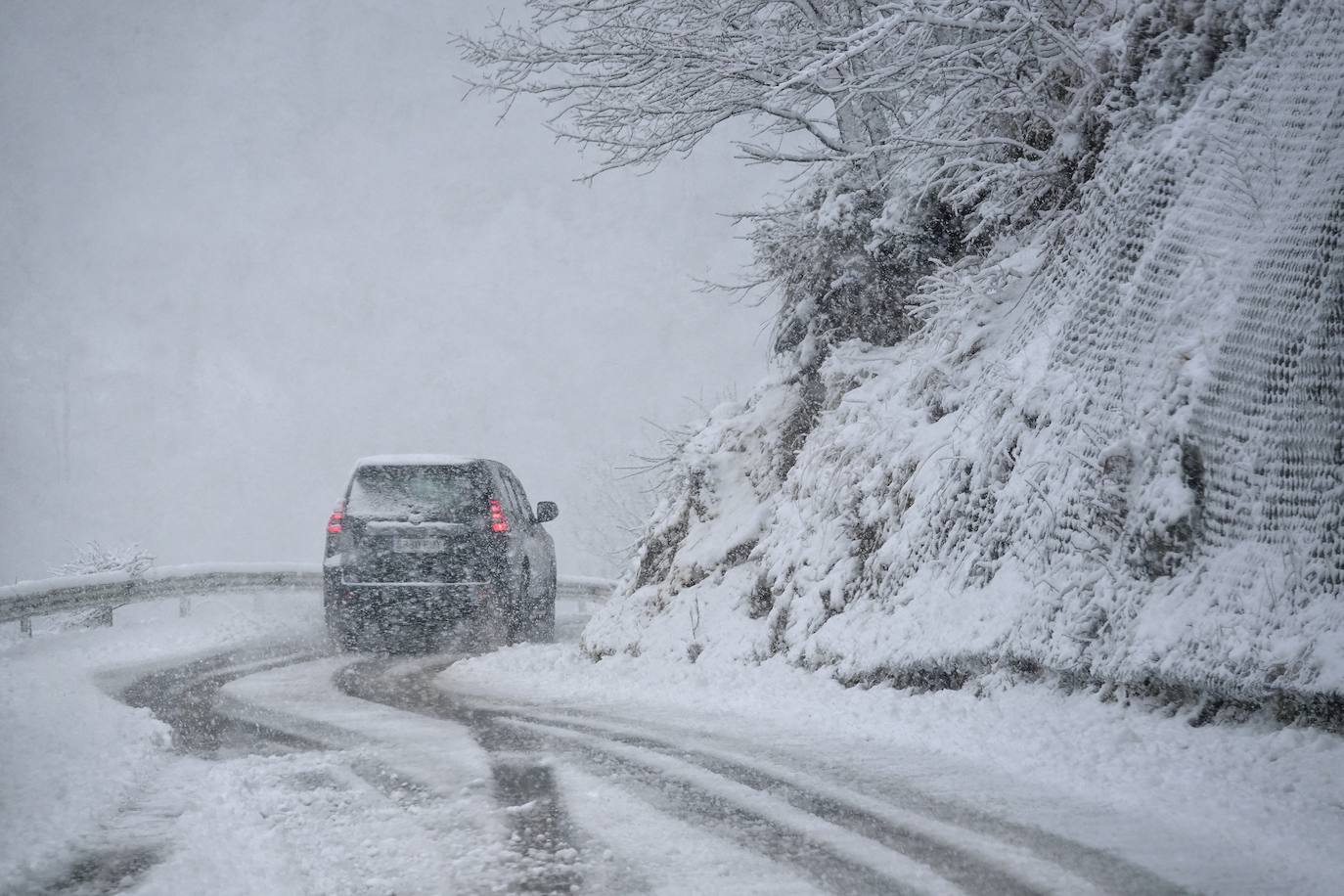 Fotos: Bajo la nieve en Cabrales