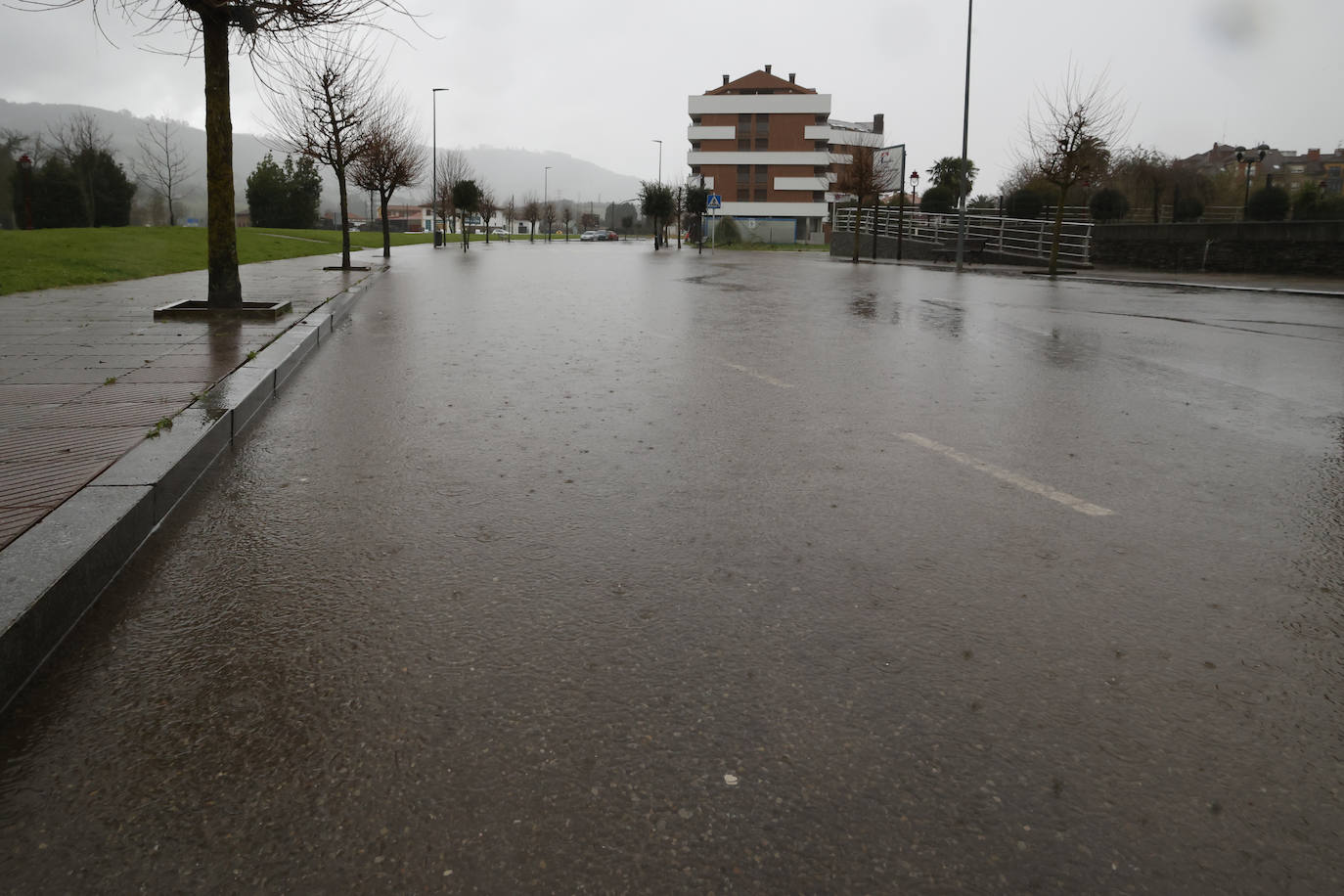 Fotos: El temporal azota con fuerza en Villaviciosa