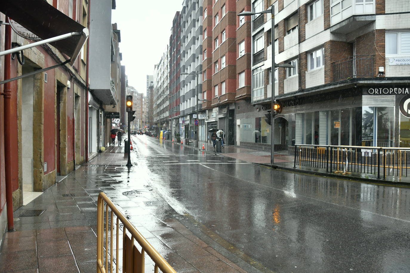 Fotos: Árboles caídos y nuevas inundaciones por fuerte temporal en Avilés