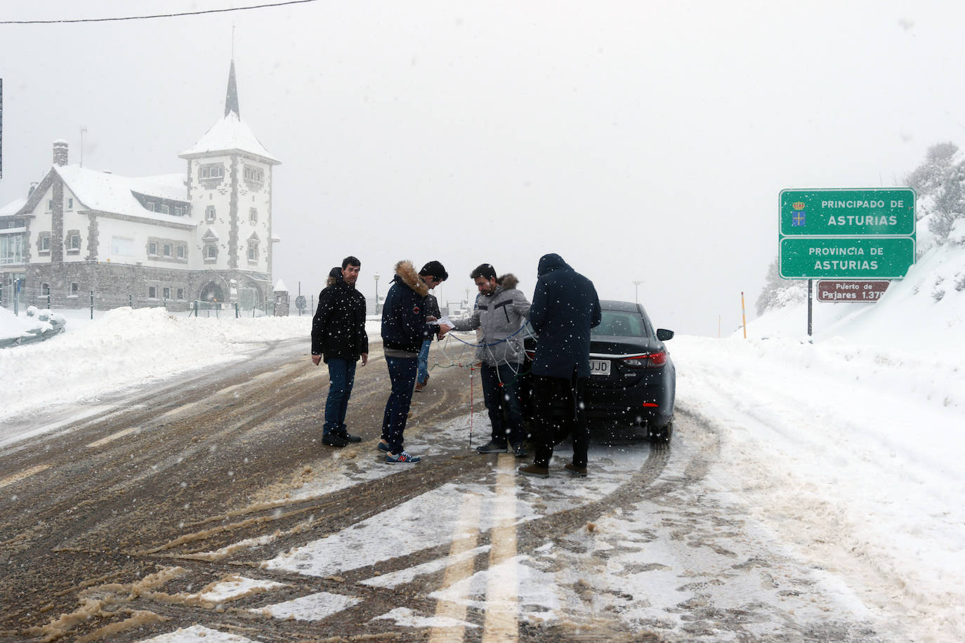 Fotos: Pajares se tiñe de blanco