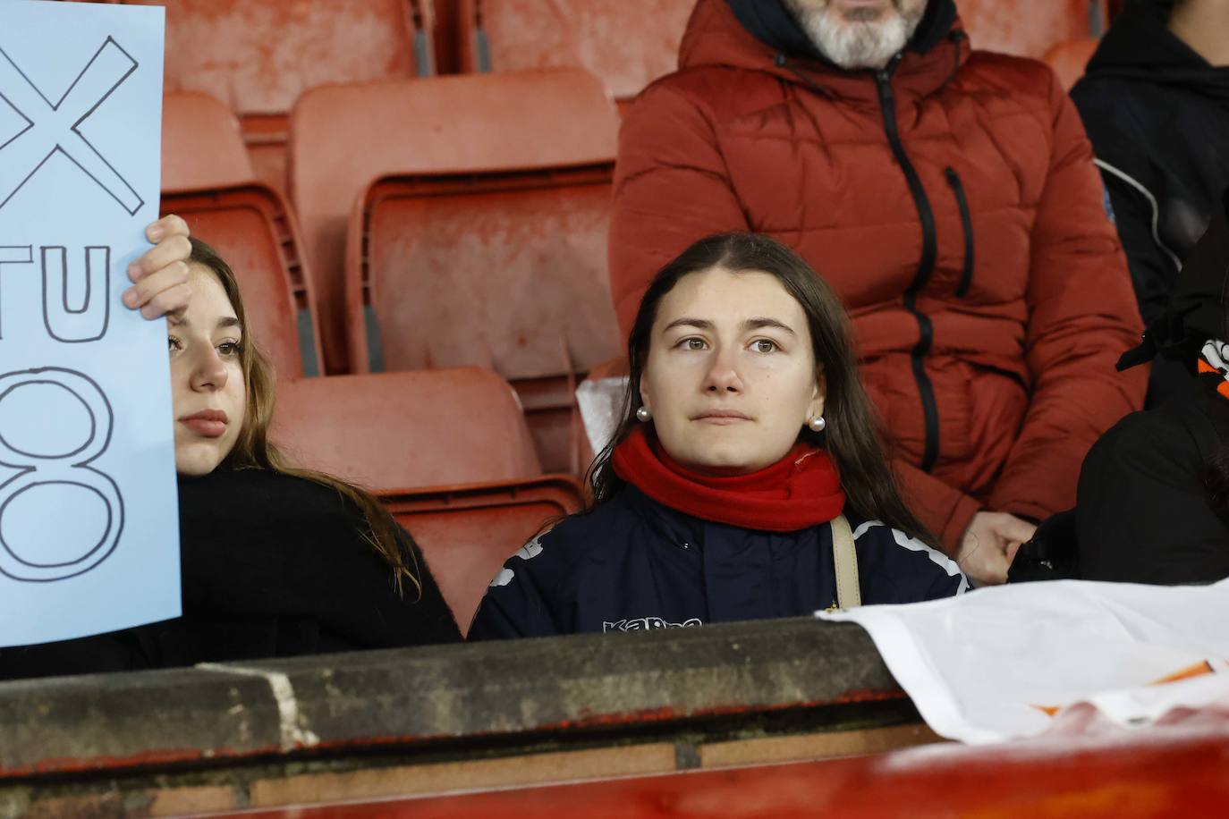 Fotos: ¿Estuviste en el Sporting - Valencia? ¡Búscate!