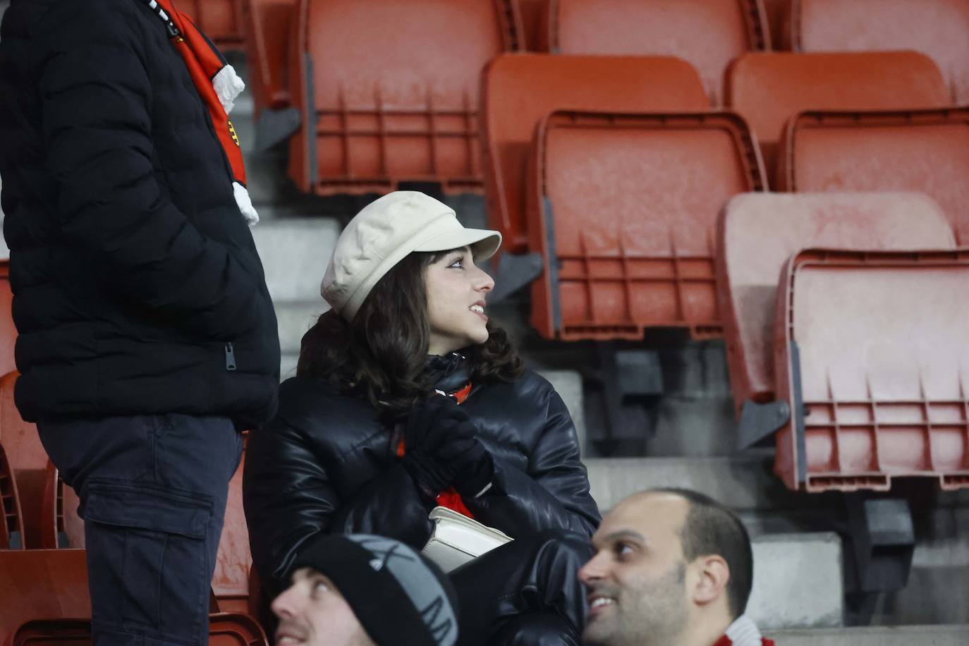 Fotos: ¿Estuviste en el Sporting - Valencia? ¡Búscate!