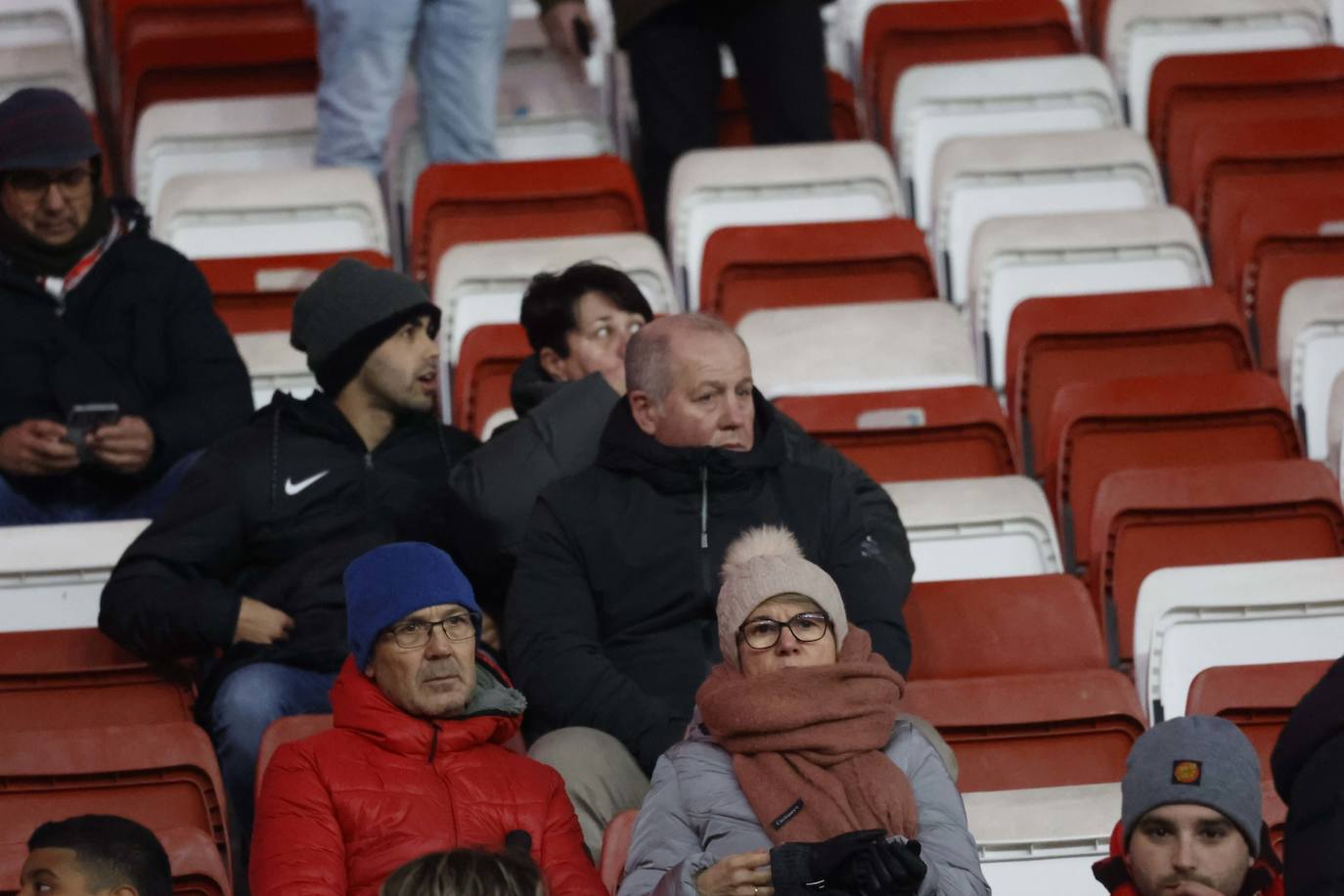 Fotos: ¿Estuviste en el Sporting - Valencia? ¡Búscate!