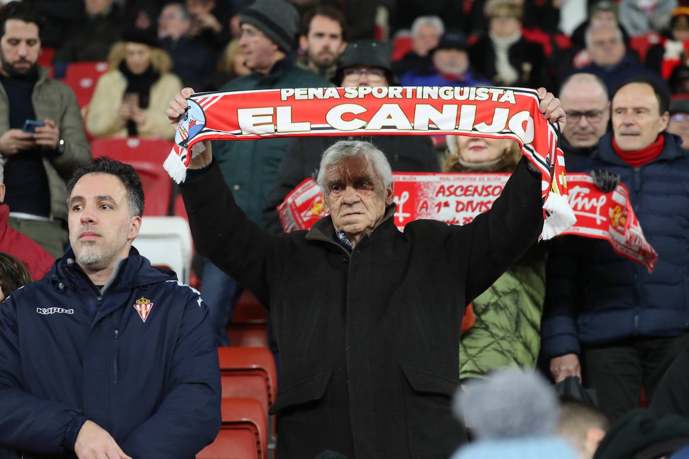 Fotos: ¿Estuviste en el Sporting - Valencia? ¡Búscate!