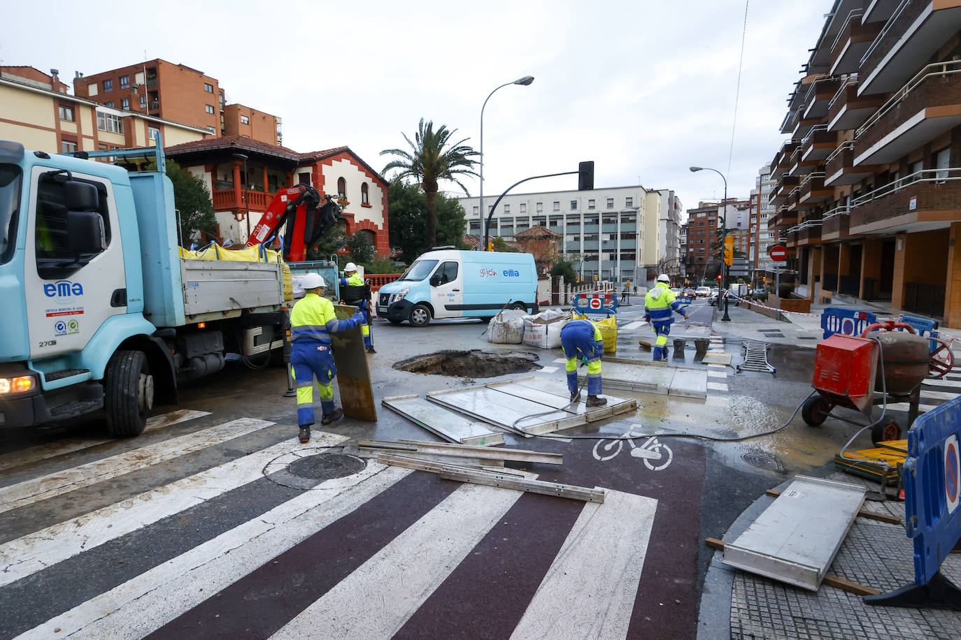 Fotos: Hundimiento parcial en la senda fluvial del Piles