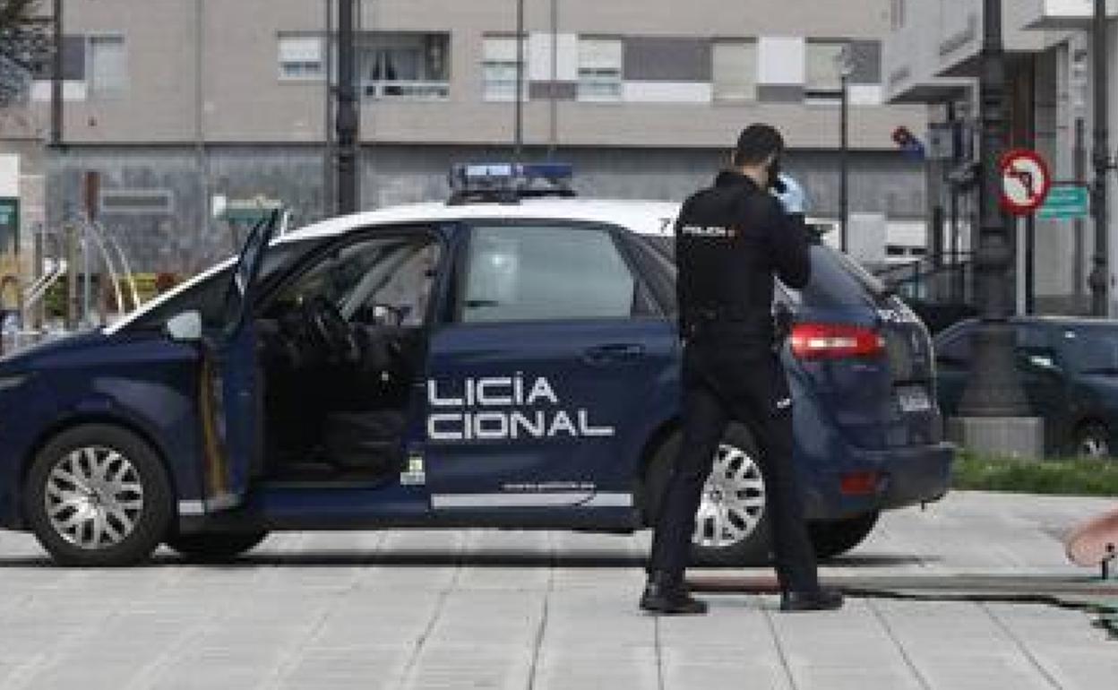 Una patrulla de la Policía Nacional en Langreo