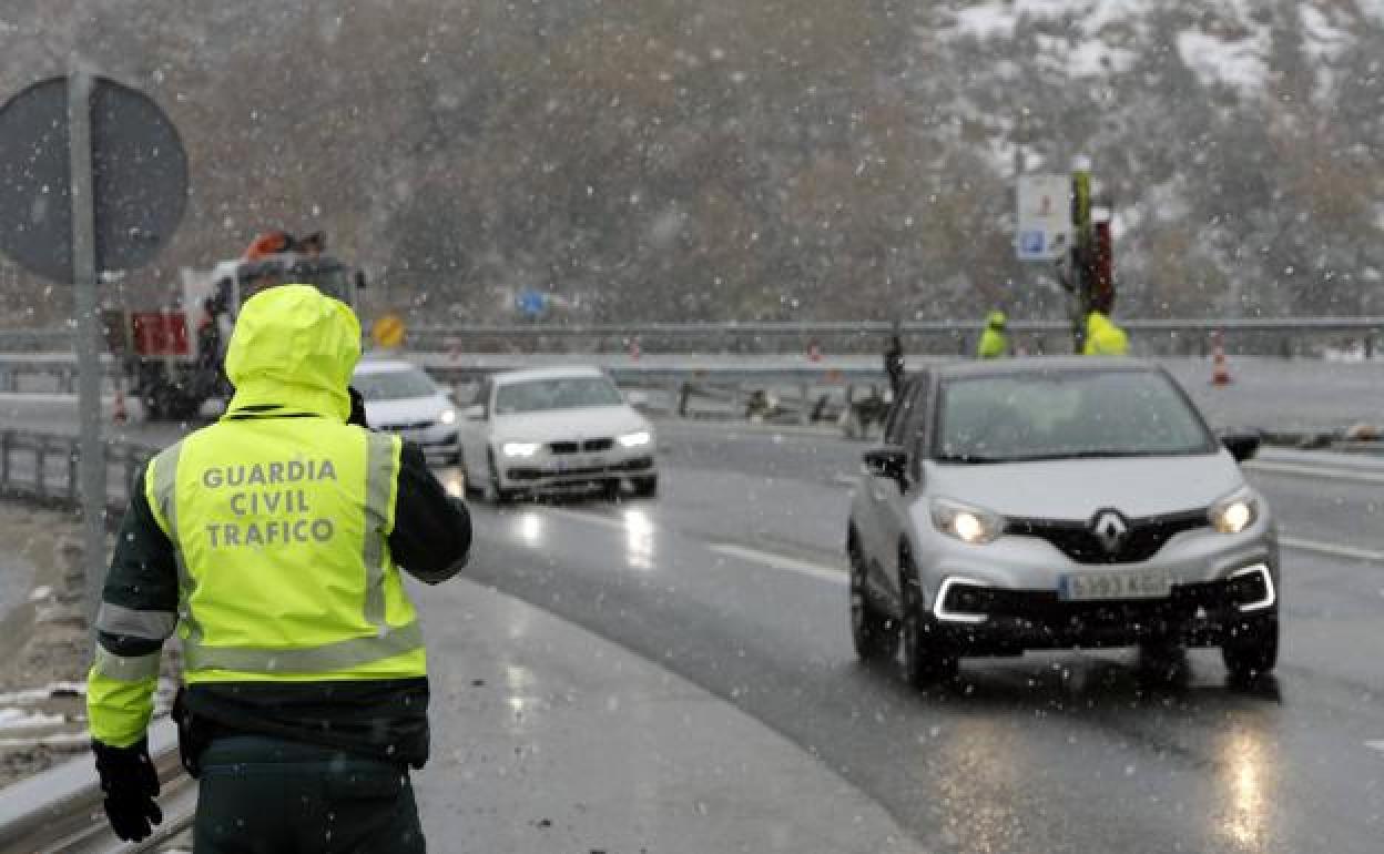 Agentes de la Guardia Civil. 