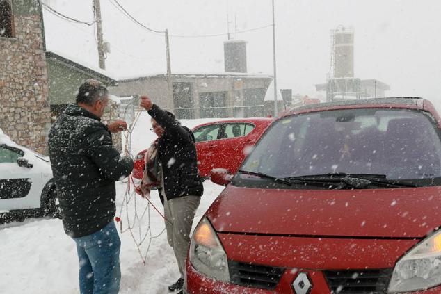 Fotos: Pajares se tiñe de blanco