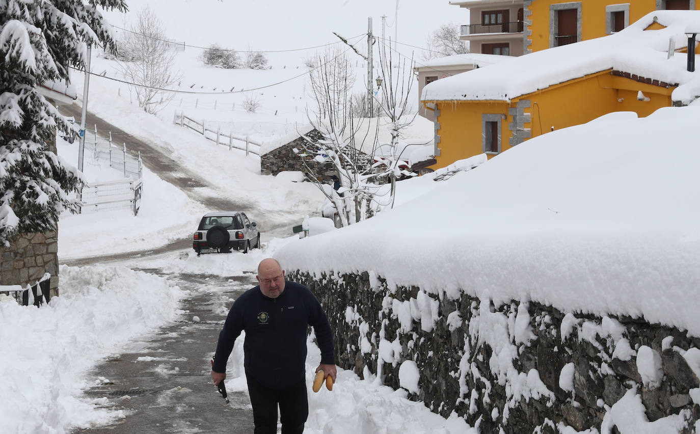 Fotos: Así luce el pueblo de Sotres por las nevadas