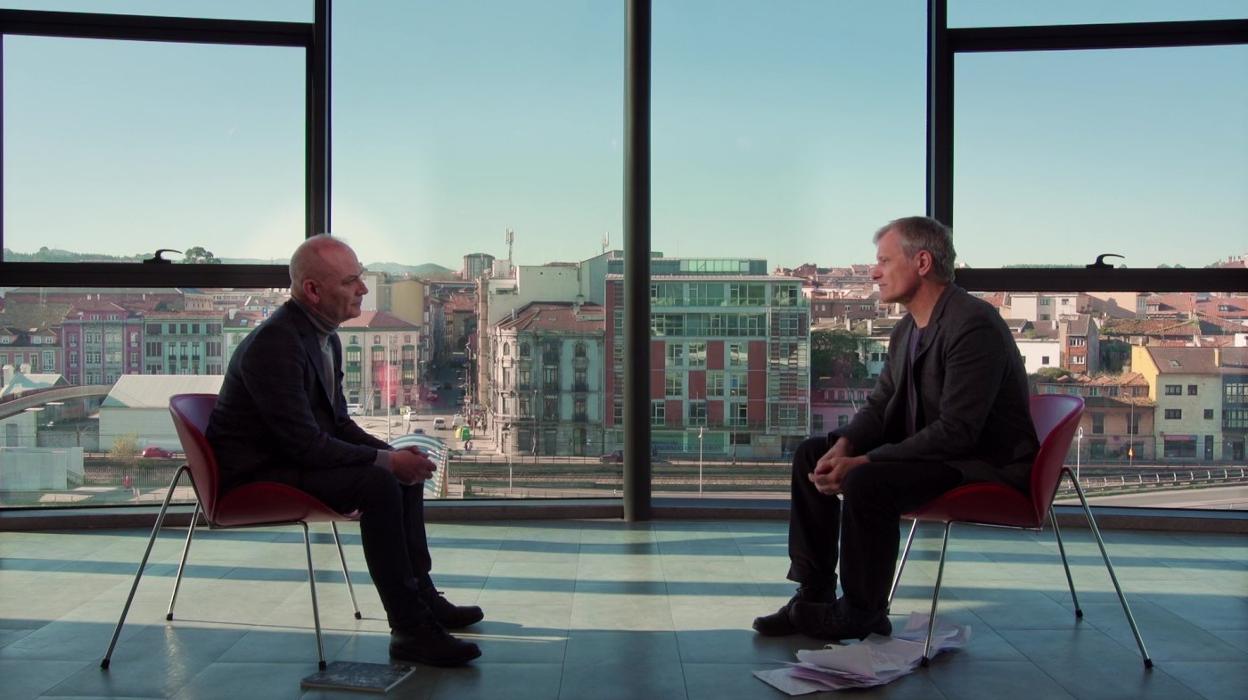 Xuan Bello, con Viggo Mortensen, en una de las entregas del programa.