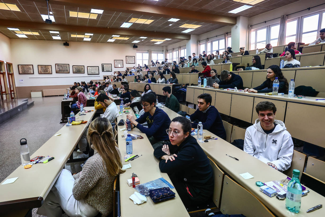 Fotos: Una prueba MIR con más de 1.400 aspirantes en Asturias