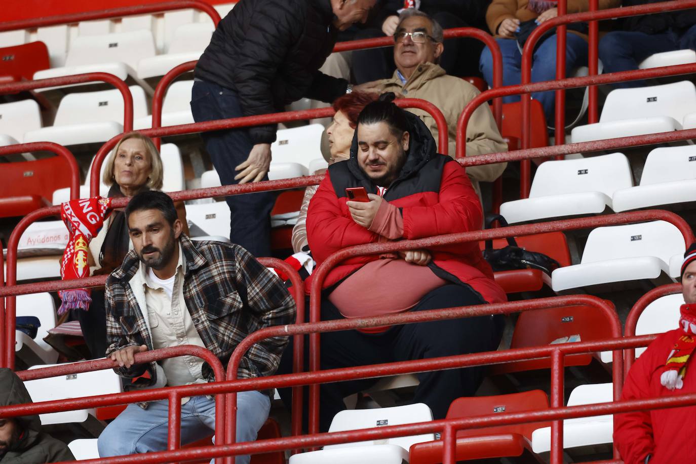 Fotos: ¿Estuviste en el Sporting - Zaragoza? ¡Búscate en las fotos!