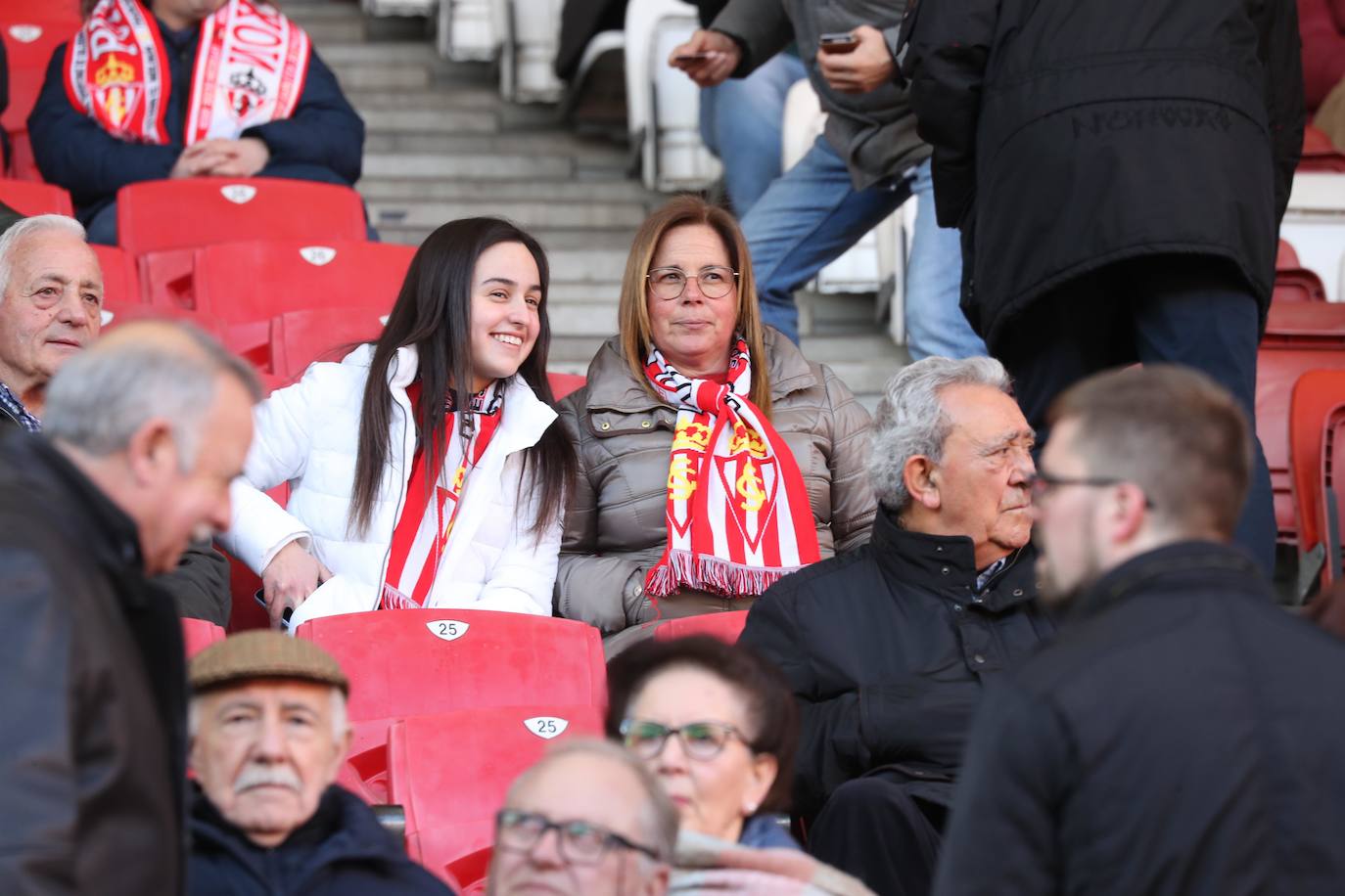 Fotos: ¿Estuviste en el Sporting - Zaragoza? ¡Búscate en las fotos!