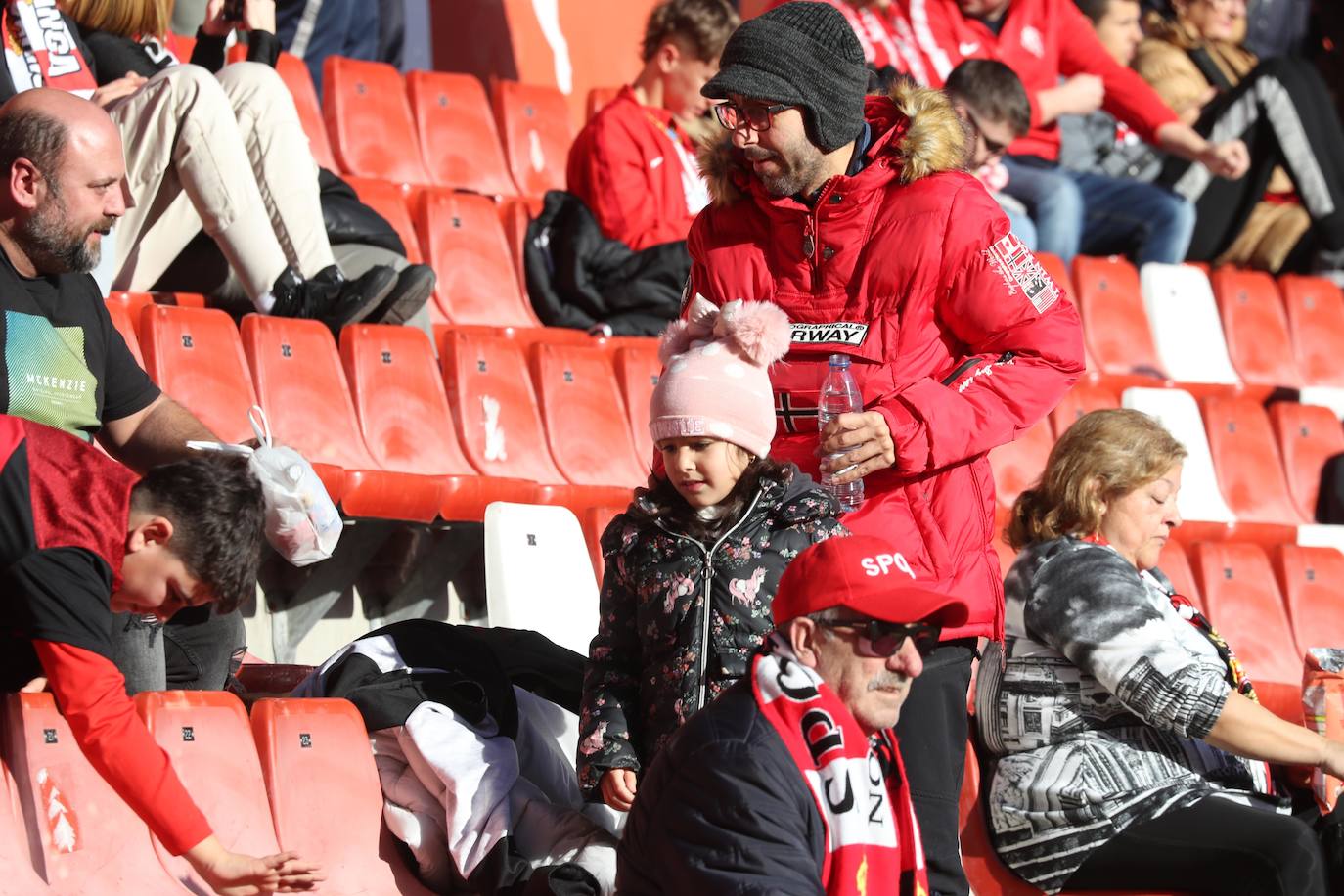 Fotos: ¿Estuviste en el Sporting - Zaragoza? ¡Búscate en las fotos!