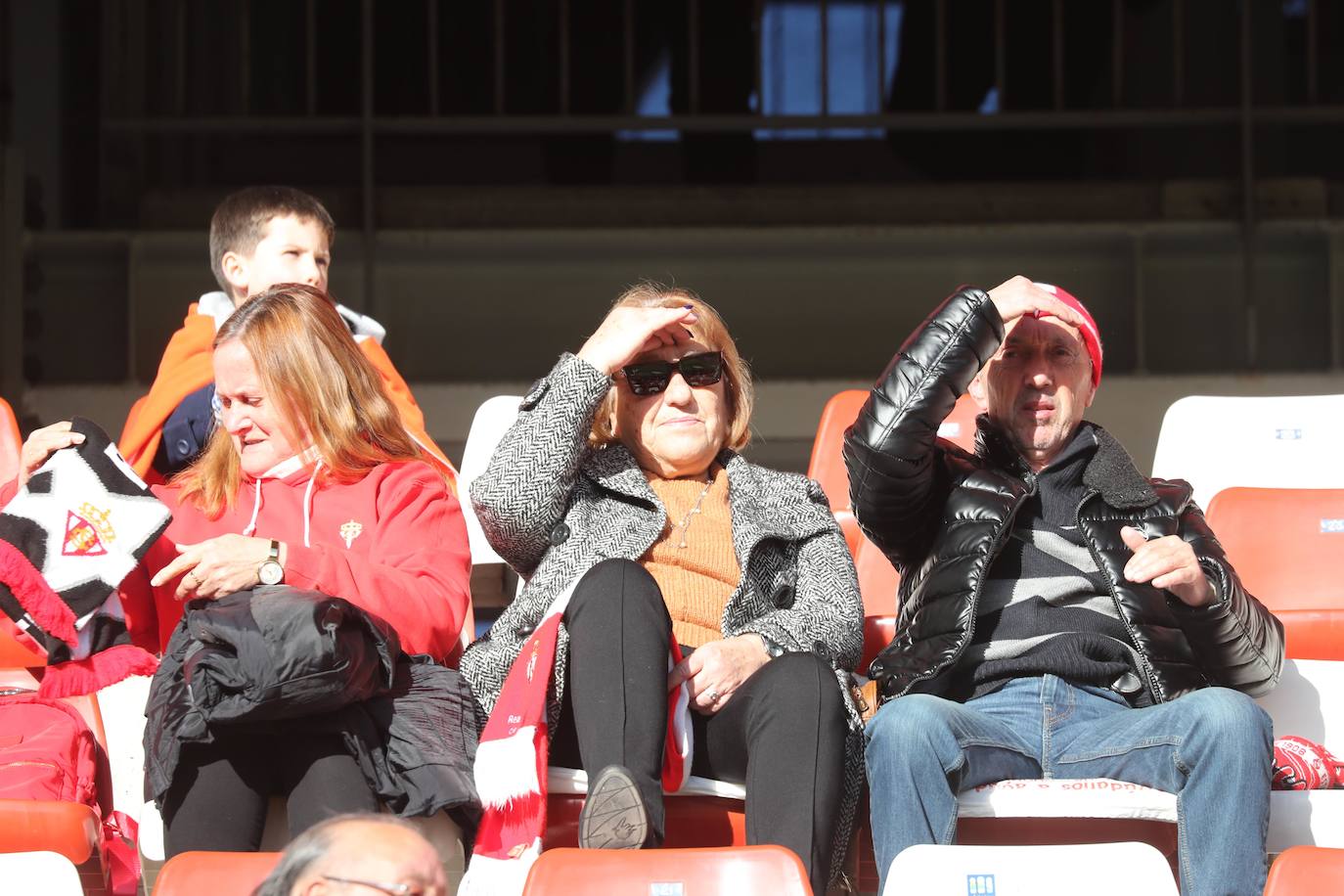 Fotos: ¿Estuviste en el Sporting - Zaragoza? ¡Búscate en las fotos!