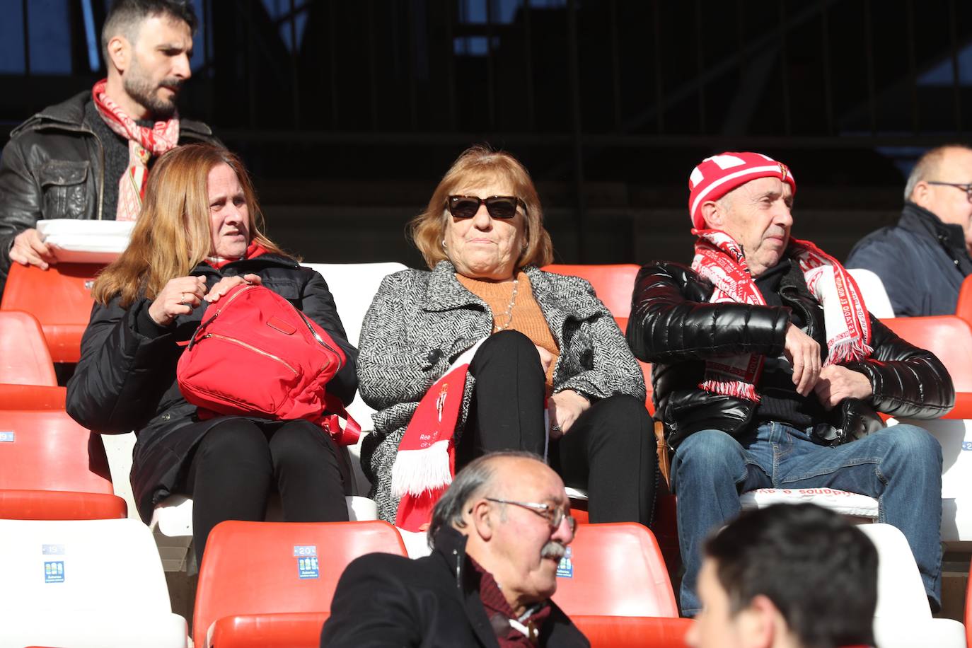 Fotos: ¿Estuviste en el Sporting - Zaragoza? ¡Búscate en las fotos!