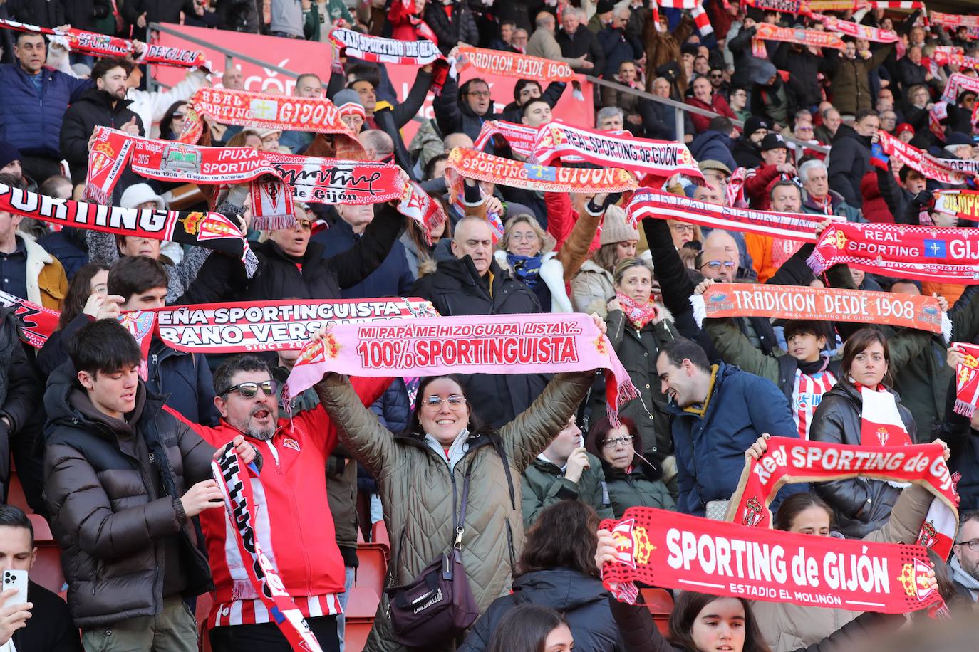 Fotos: ¿Estuviste en el Sporting - Zaragoza? ¡Búscate en las fotos!