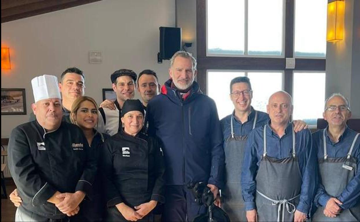 El rey Felipe VI durante su visita a Sierra Nevada.
