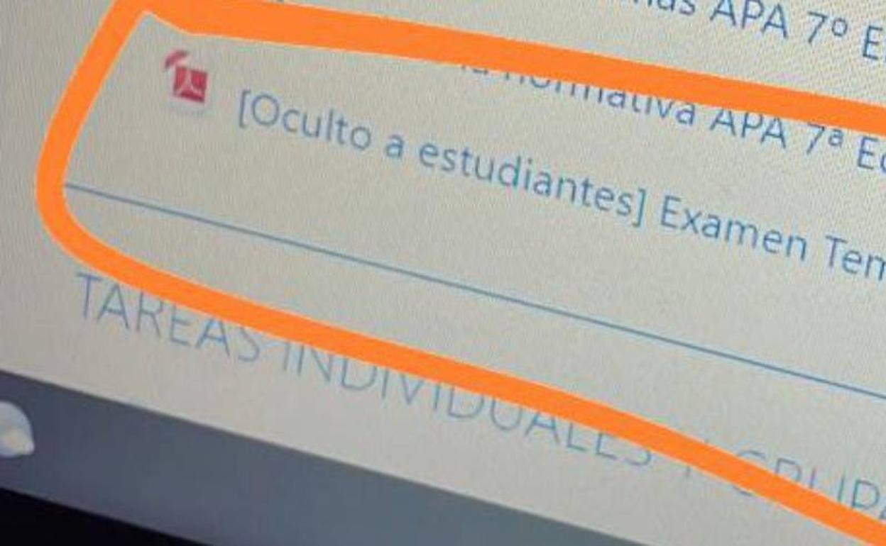 Hizo creer a sus alumnos que tenían acceso a las preguntas del exámen. 