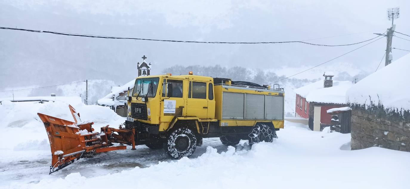 Fotos: Las imágenes que deja la nieve en Somiedo