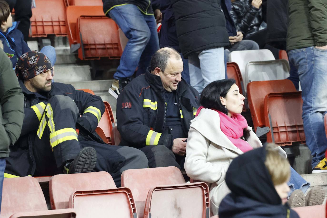 Fotos: ¿Estuviste en el Sporting-Málaga? ¡Búscate en las fotos!