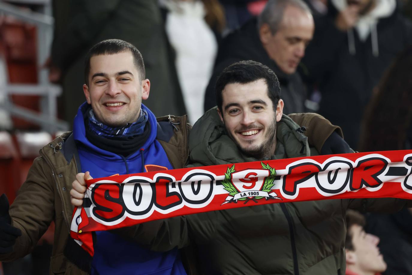 Fotos: ¿Estuviste en el Sporting-Málaga? ¡Búscate en las fotos!