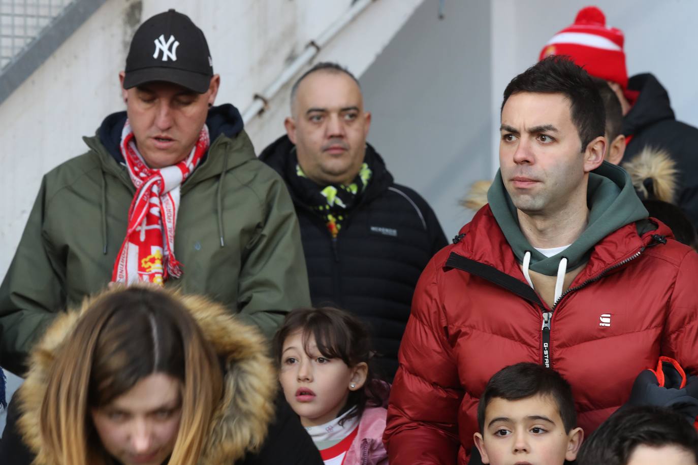 Fotos: ¿Estuviste en el Sporting-Málaga? ¡Búscate en las fotos!