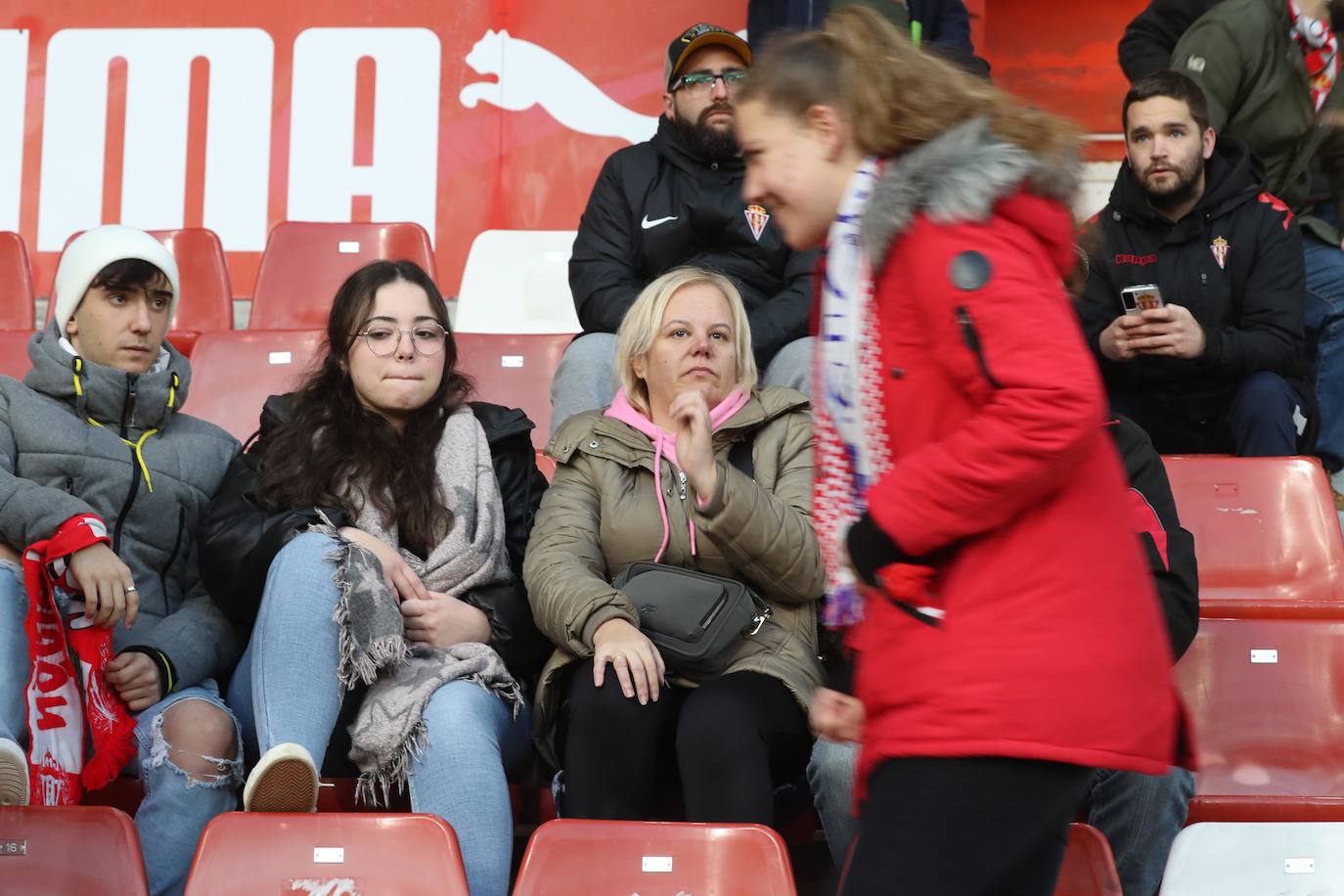 Fotos: ¿Estuviste en el Sporting-Málaga? ¡Búscate en las fotos!