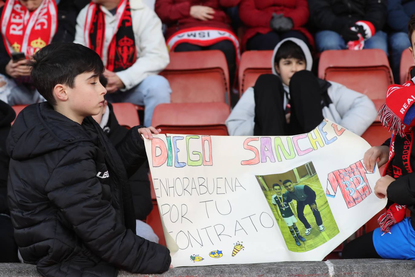 Fotos: ¿Estuviste en el Sporting-Málaga? ¡Búscate en las fotos!