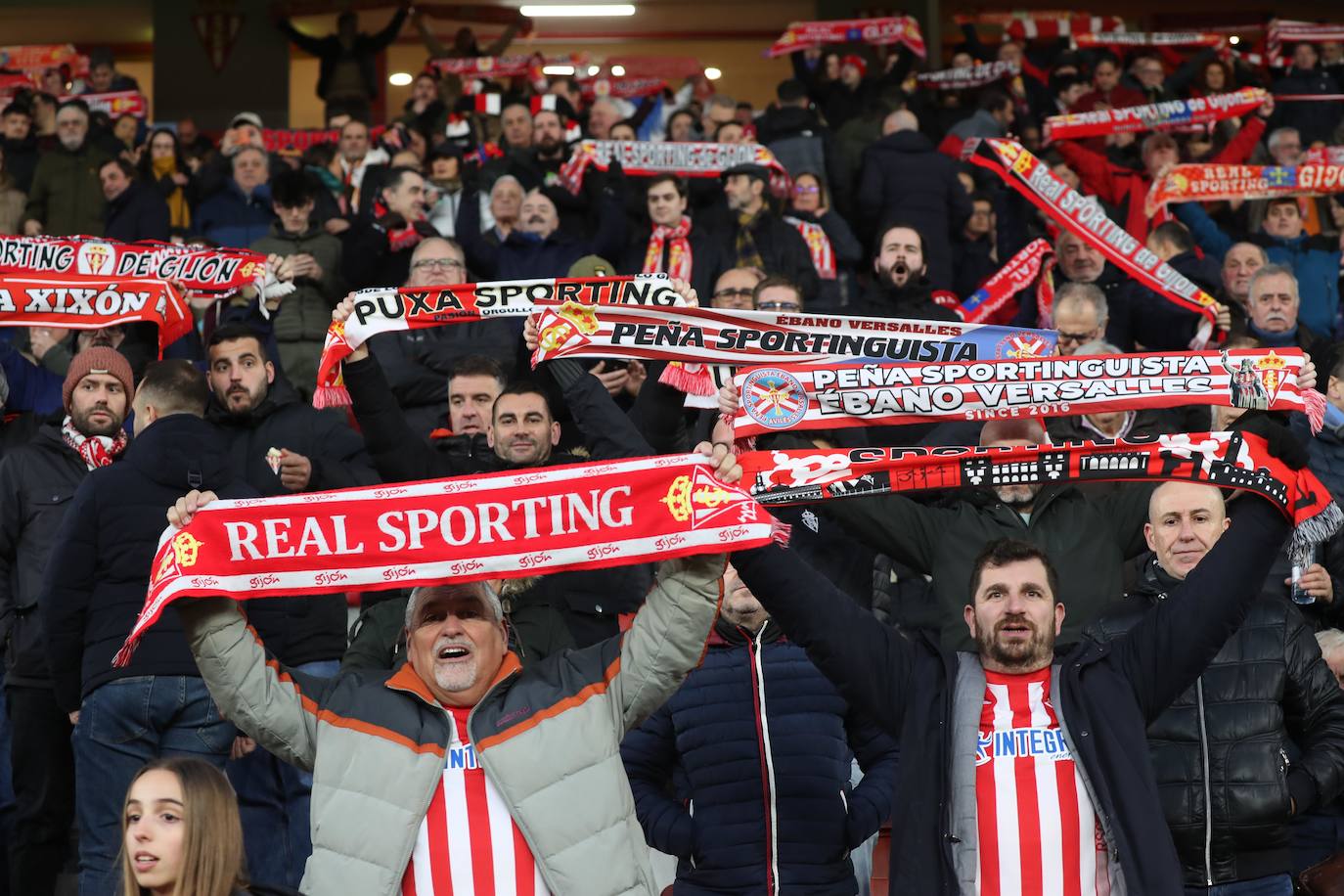 Fotos: ¿Estuviste en el Sporting-Málaga? ¡Búscate en las fotos!