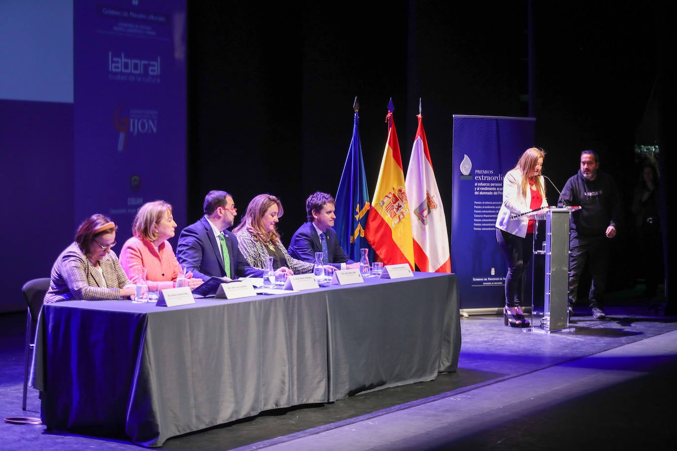 Fotos: Asturias homenajea a 53 estudiantes, premiados por su esfuerzo personal y académico