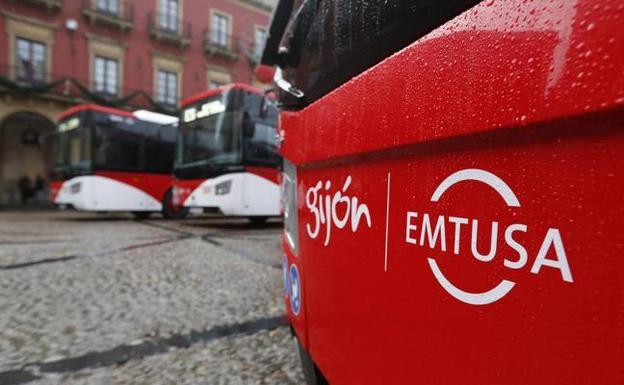 EMTUSA reduce el número de autobuses en la calle por el rechazo de la plantilla a hacer horas extra