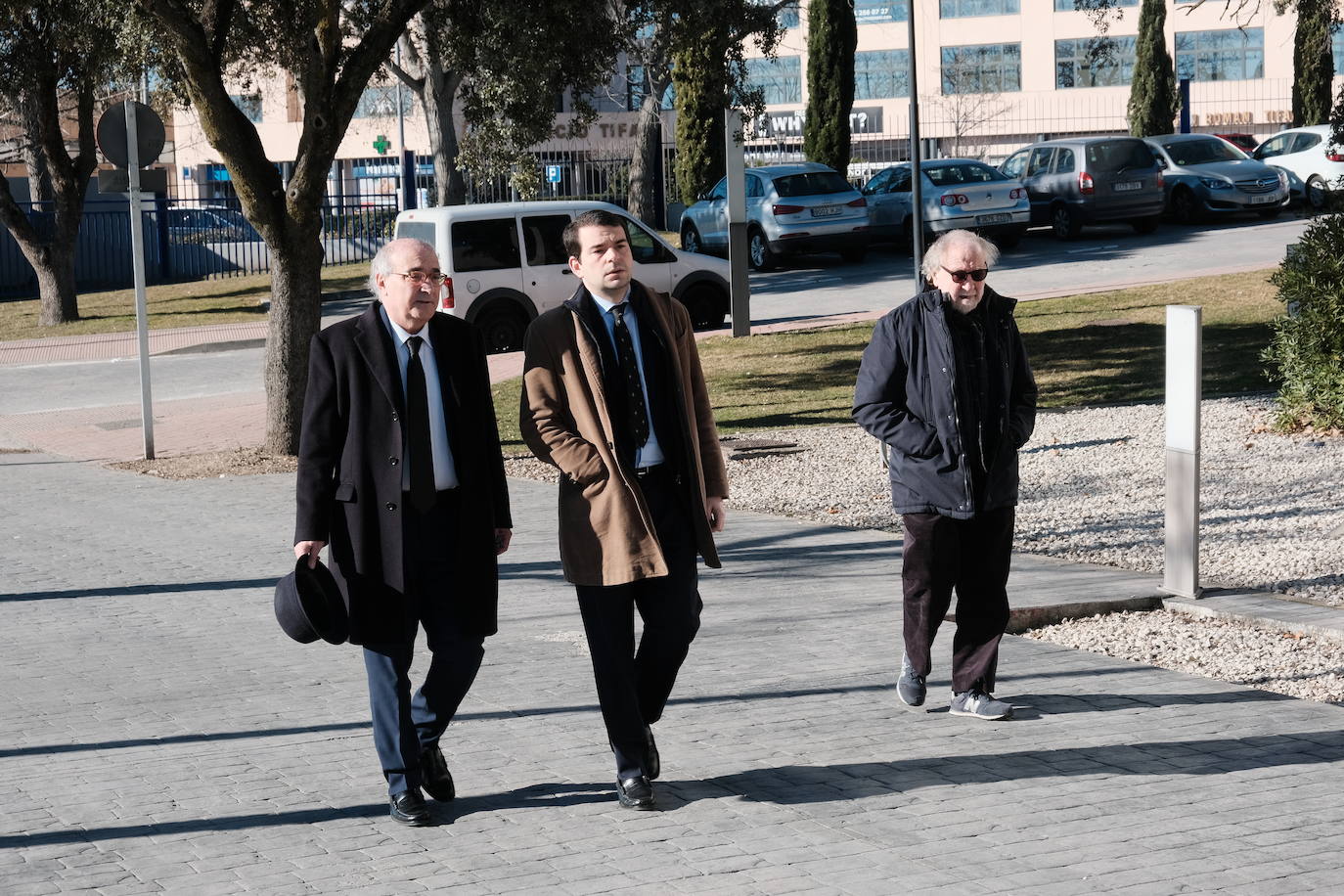 Fotos: Emotivo adiós al economista asturiano Juan Velarde