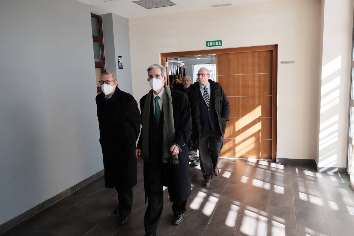 Fotos: Emotivo adiós al economista asturiano Juan Velarde