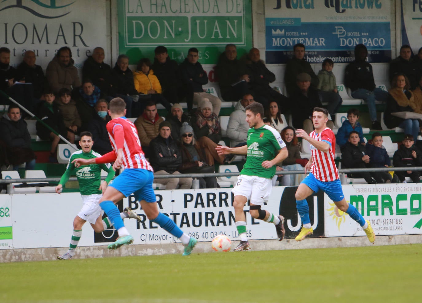 Fotos: Las mejores jugadas del Llanes - Sporting B