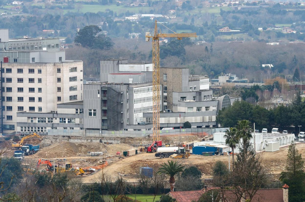 Parcela de la ampliación, en la que ya se aprecian los primeros trabajos de cimentación que se están llevando a cabo. 