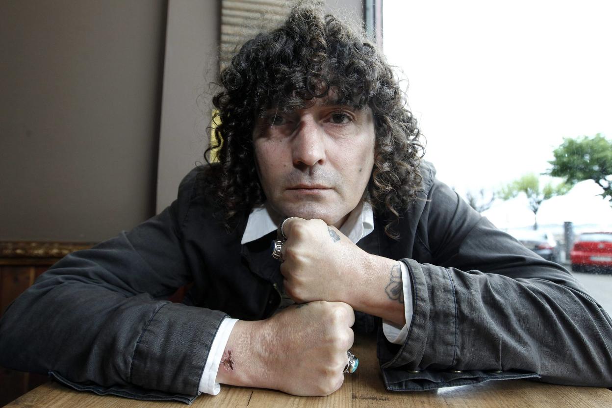 David González. 
