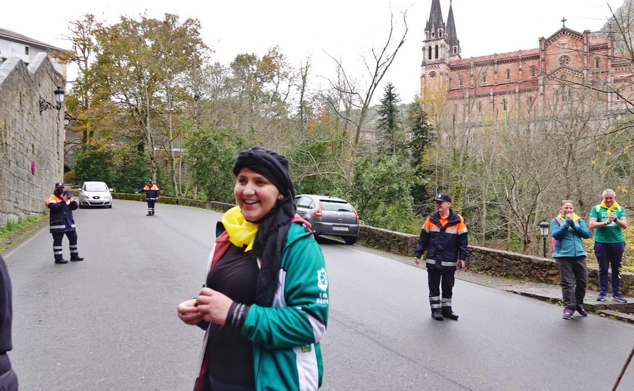 Andrea Alonso en la marcha pie a Covadonga que se organizó hace dos años para la investigación del sarcoma de Ewing.